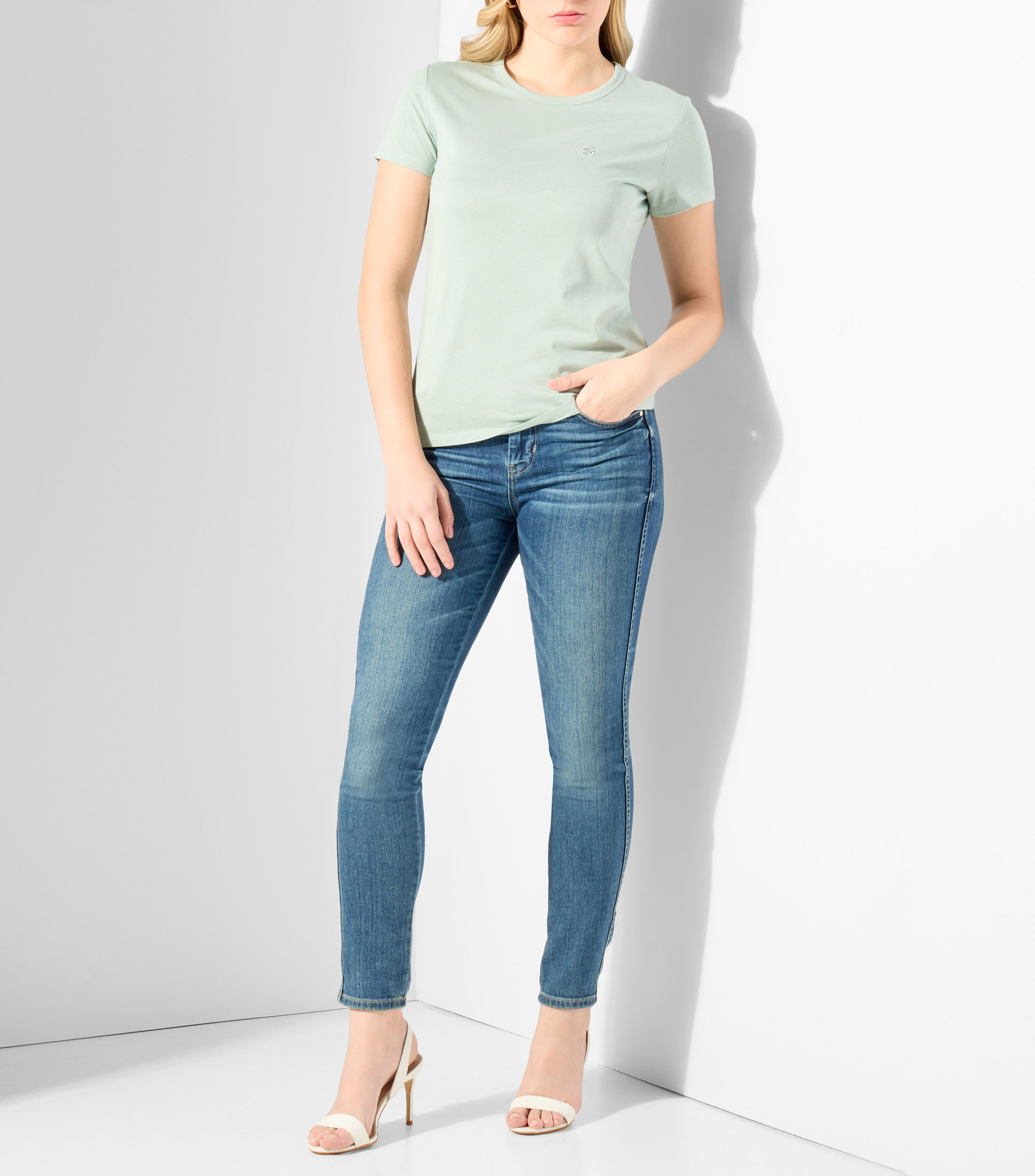 Playera cuello redondo manga corta lisa Mujer